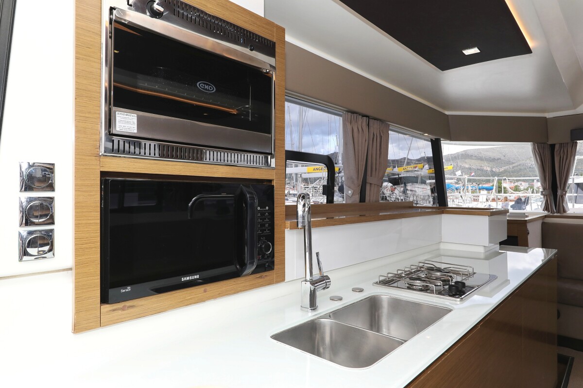 Fountaine Pajot MY 37 Dream Star