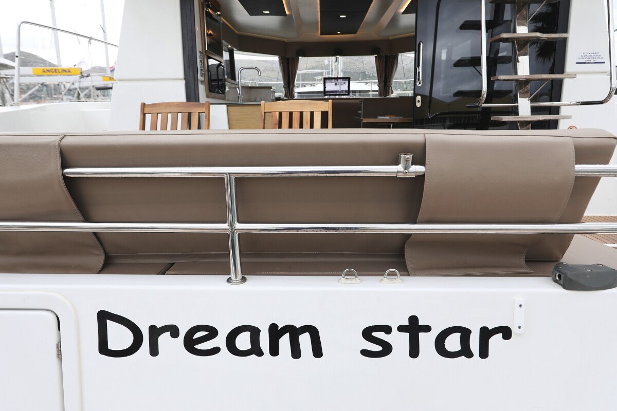 Fountaine Pajot MY 37 Dream Star