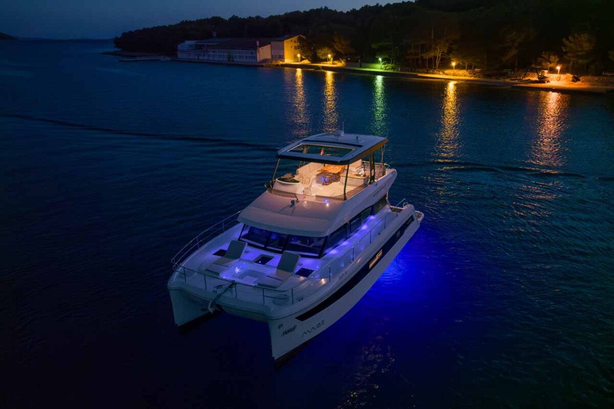 Fountaine Pajot MY6 Family 2.0
