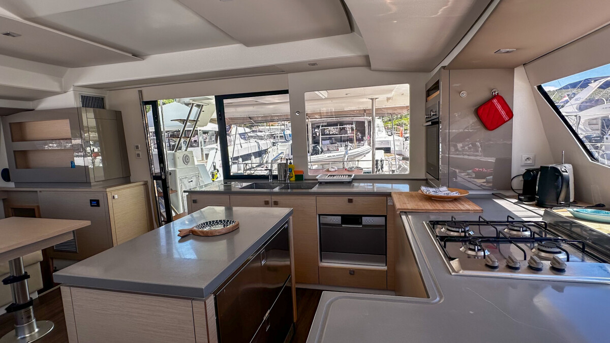 Fountaine Pajot Saba 50 Franco Nero