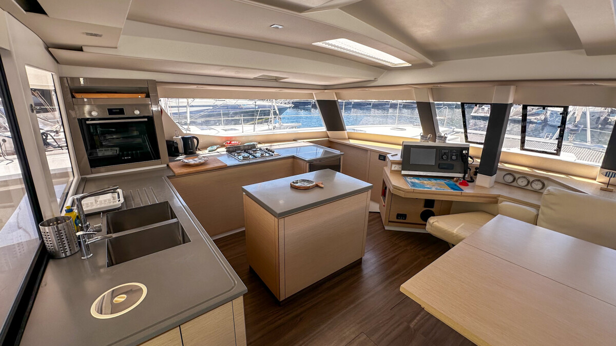 Fountaine Pajot Saba 50 Franco Nero