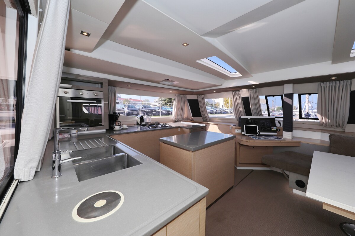 Fountaine Pajot Saba 50 Poco Loco