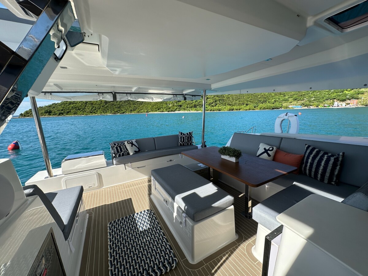 Fountaine Pajot Tanna 47 Feeling Knotty