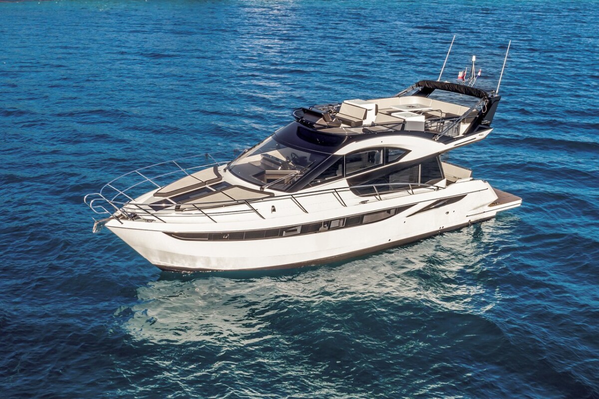 Galeon 420 Amber Blue