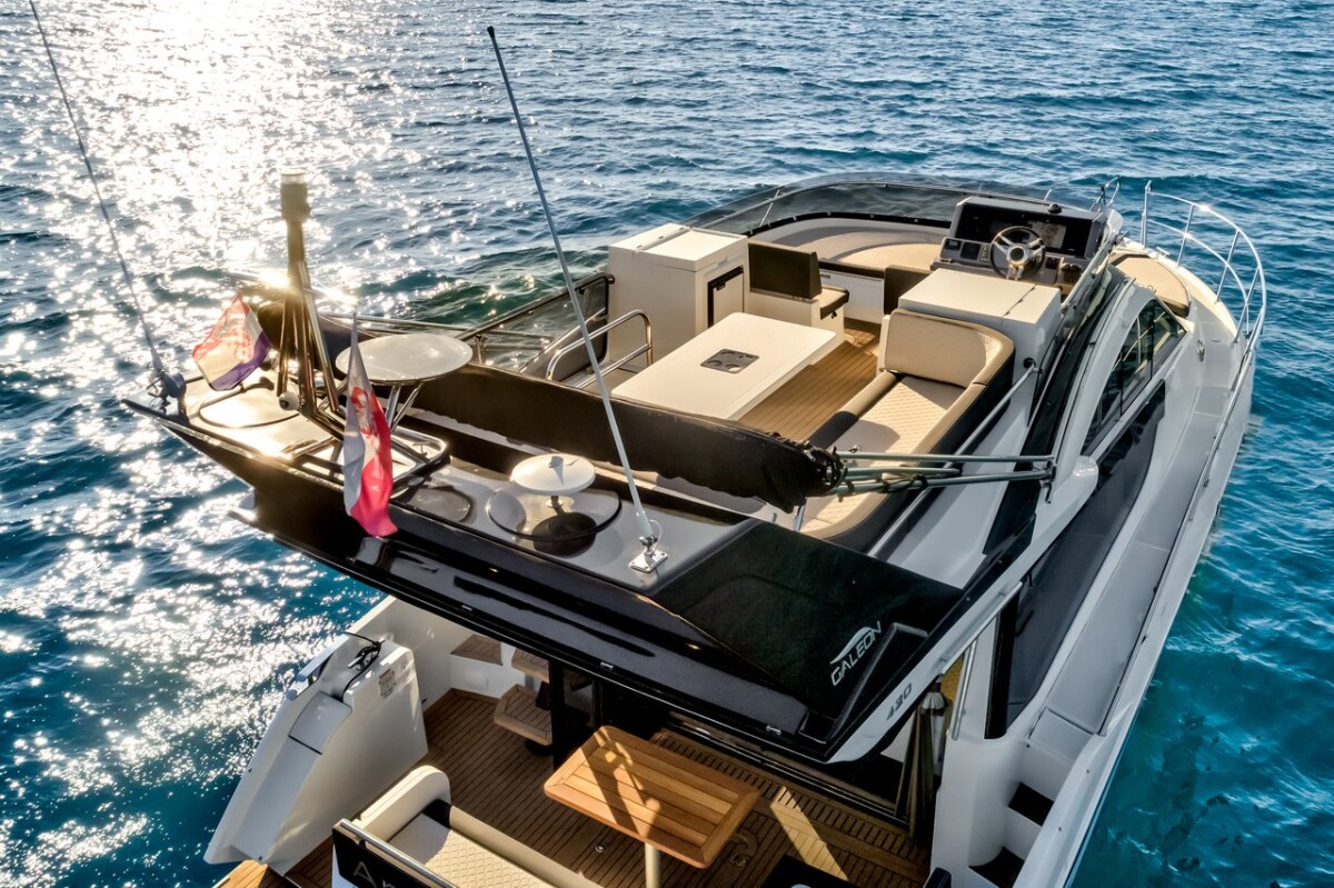 Galeon 420 Amber Blue