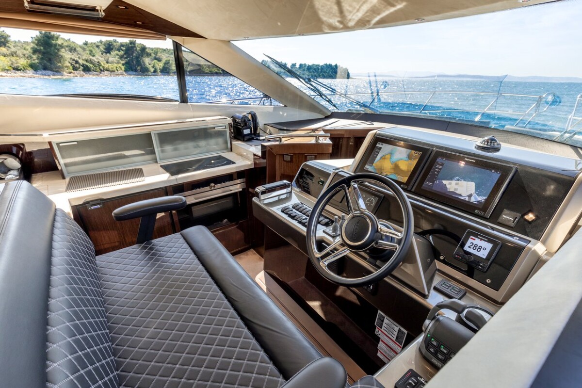 Galeon 420 Amber Blue