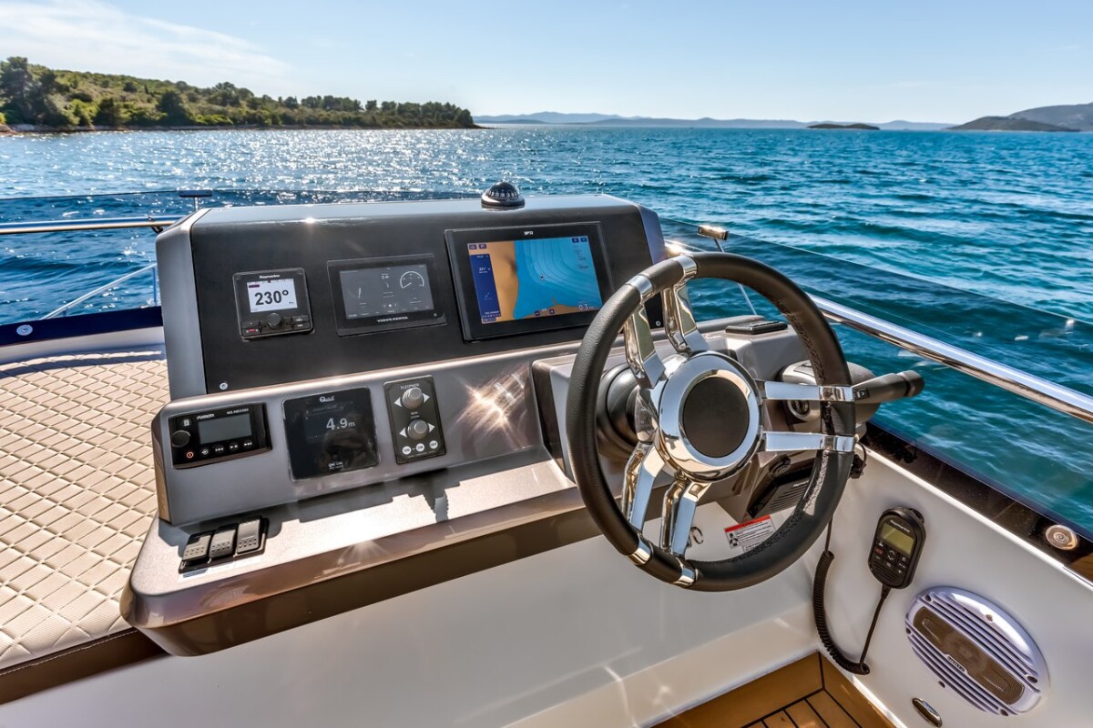 Galeon 420 Amber Blue