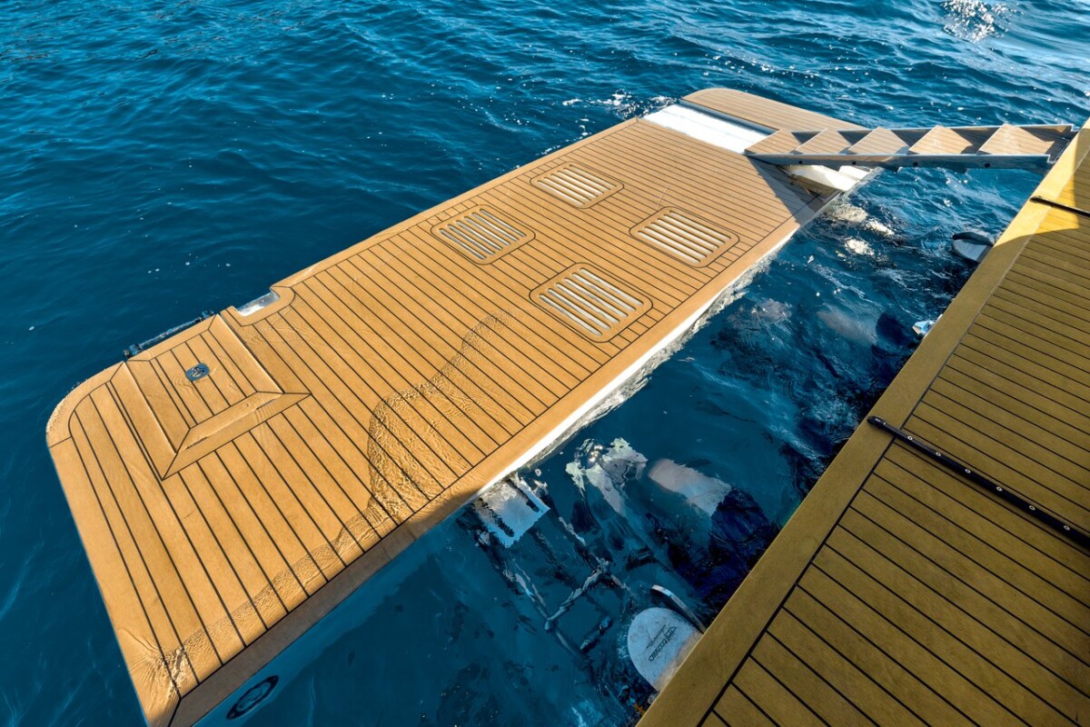 Galeon 420 Amber Blue