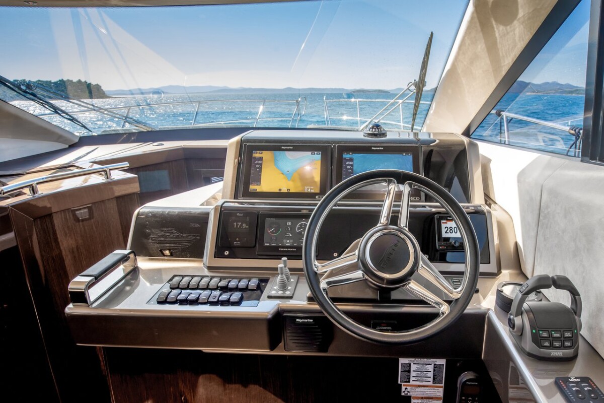 Galeon 420 Amber Blue