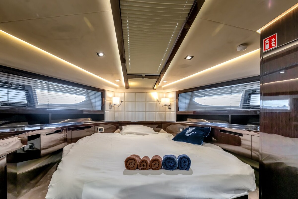 Galeon 420 Amber Blue
