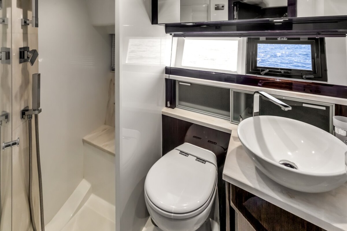Galeon 420 Amber Blue