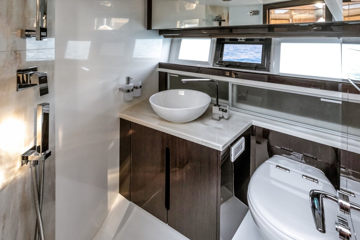 Galeon 420 Amber Blue