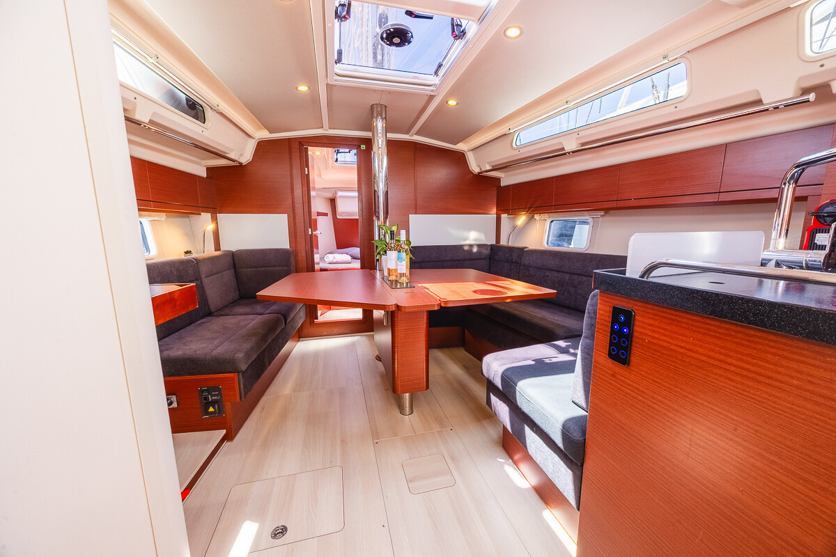 Hanse 418 Dafne