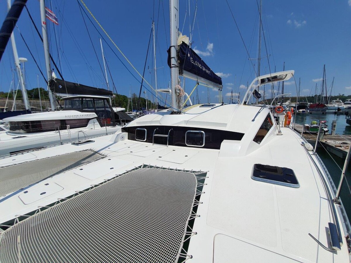 Island Spirit 410 Gauthai