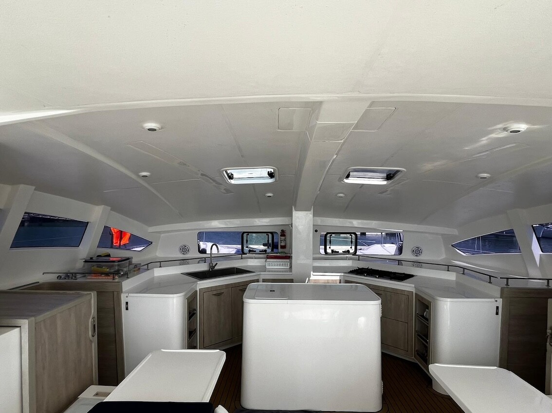 Island Spirit 410 Gauthai