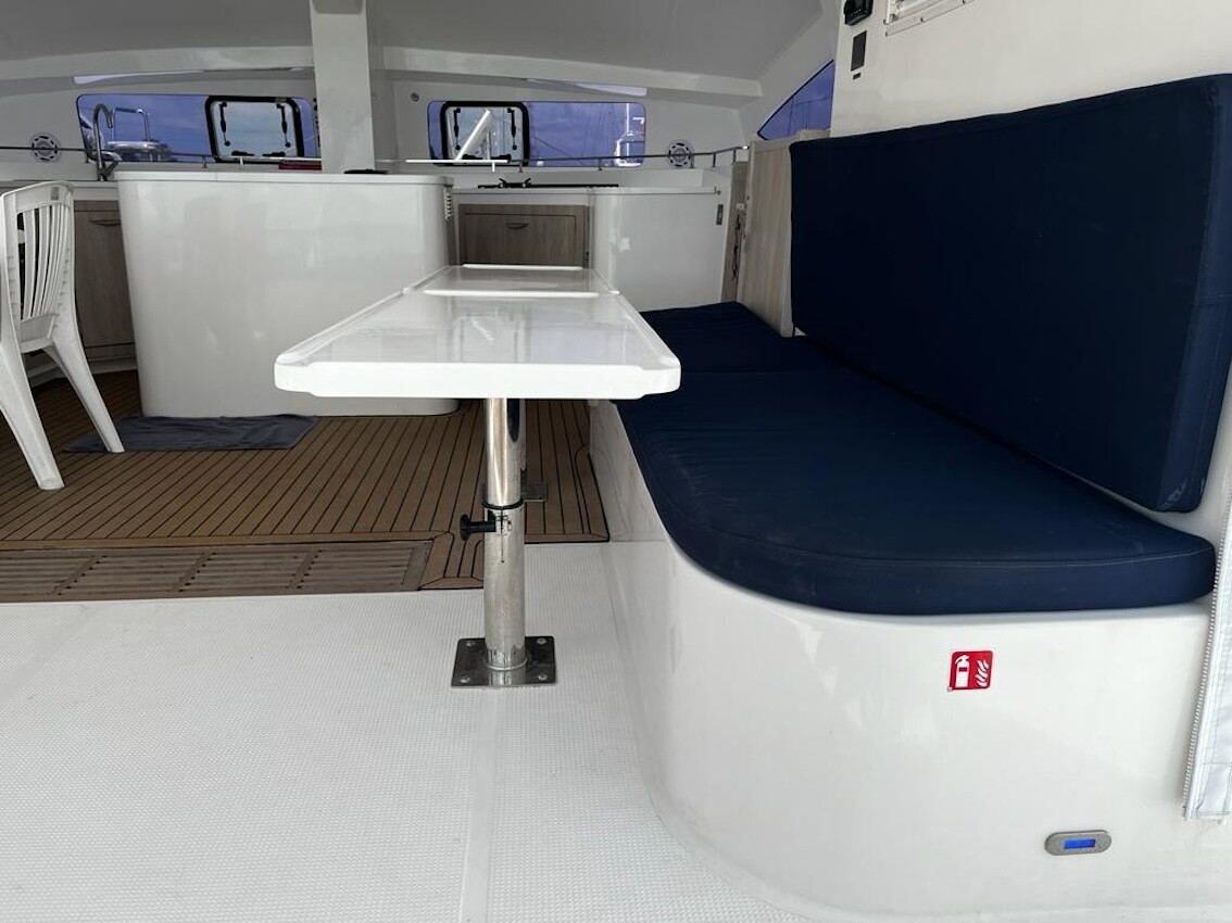 Island Spirit 410 Gauthai