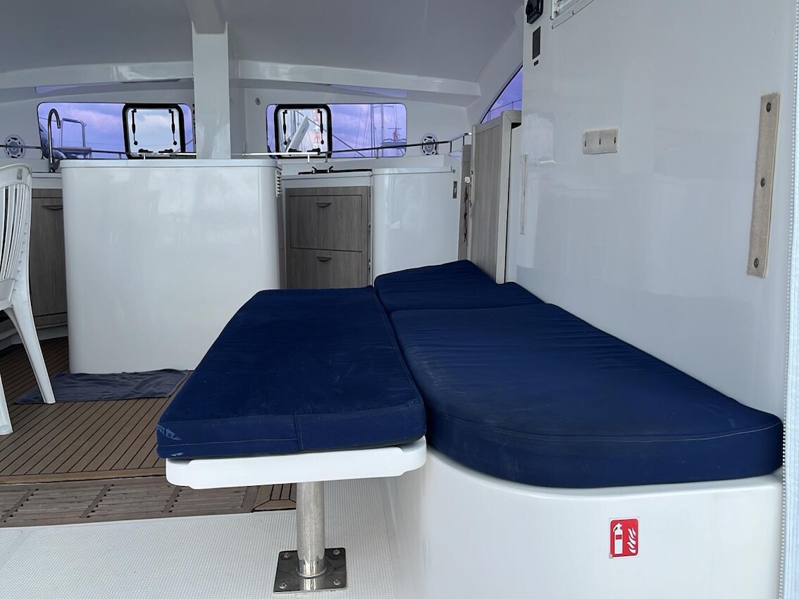 Island Spirit 410 Gauthai