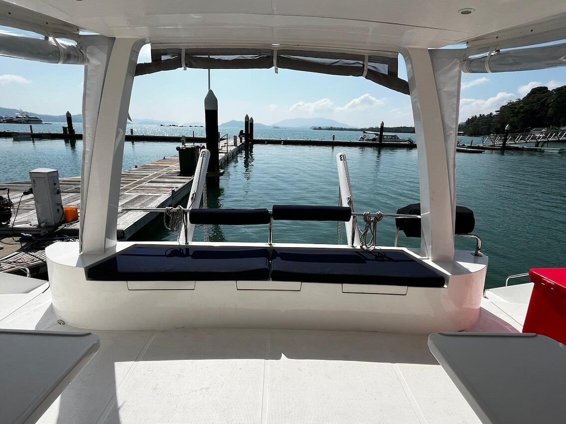 Island Spirit 410 Gauthai