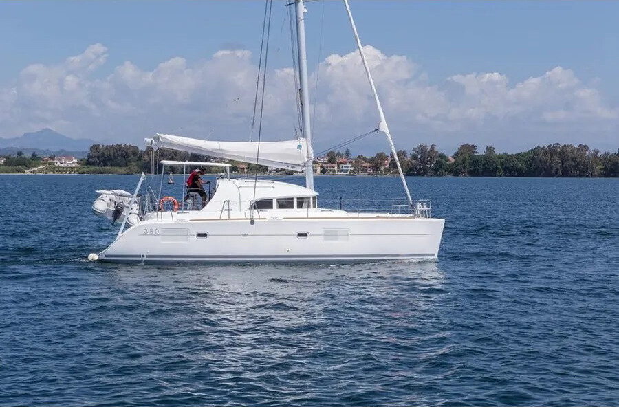 Lagoon 380 S2 Why Knot