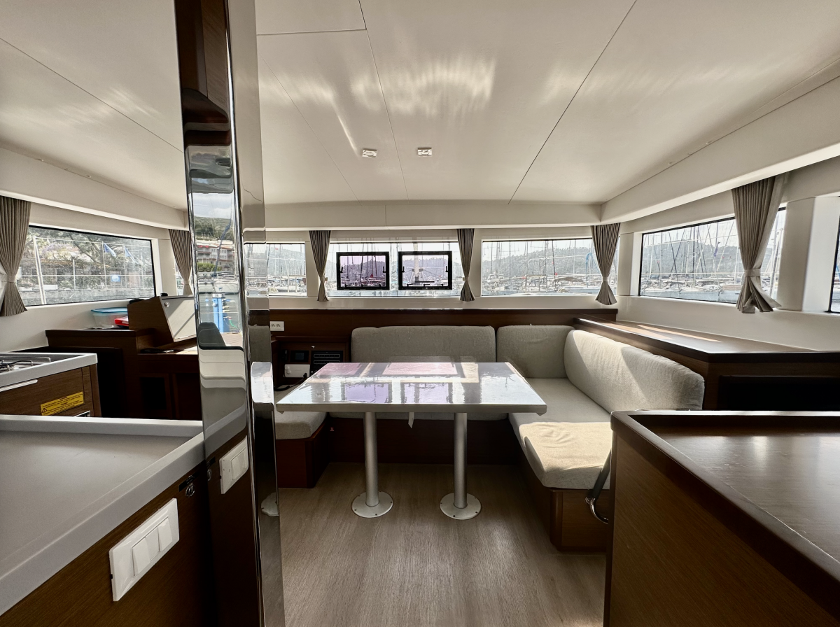 Lagoon 40 Sail Castor