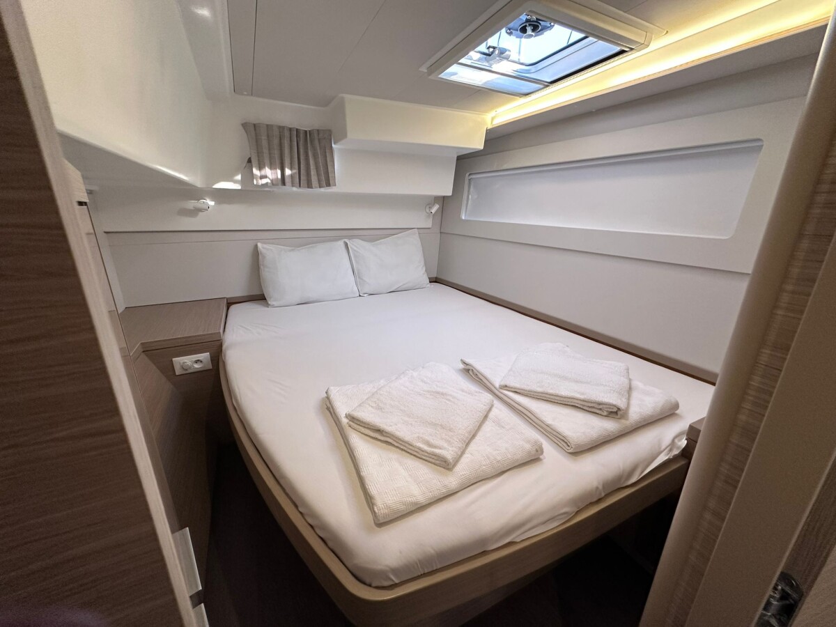 Lagoon 40 Sail Aries