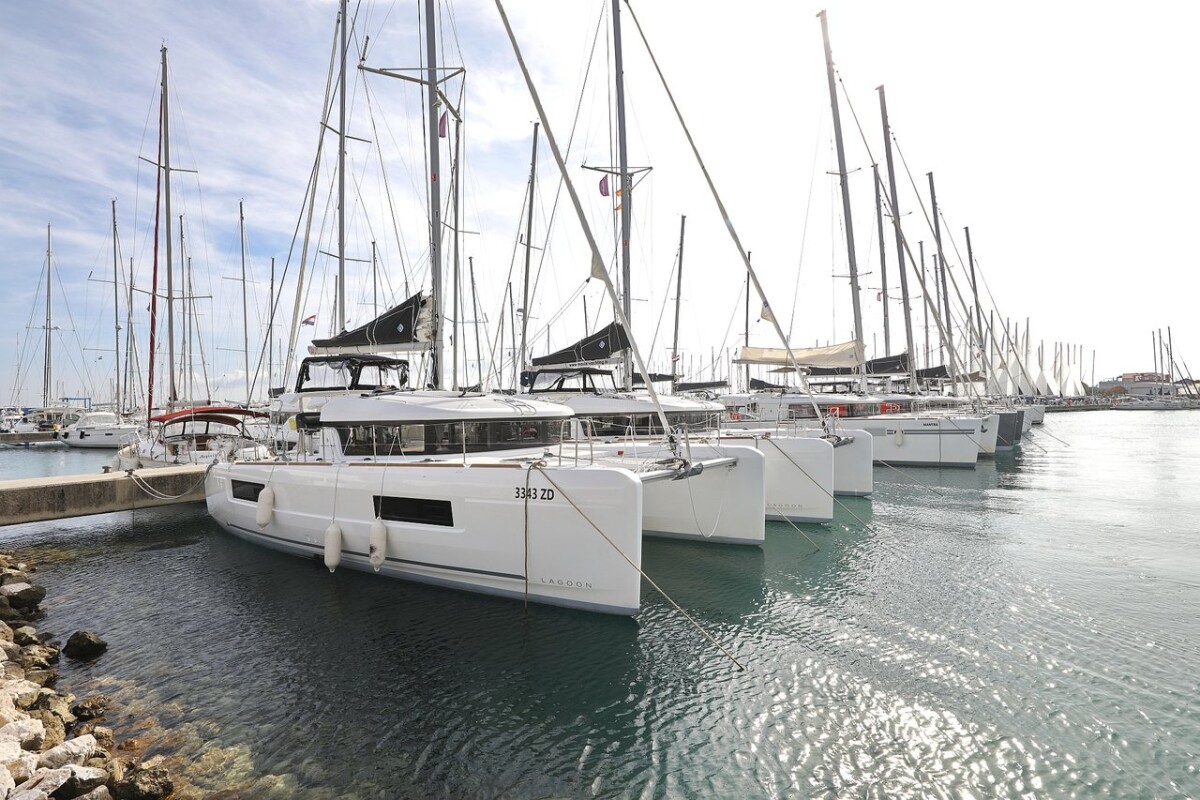Lagoon 40 Blue Angel