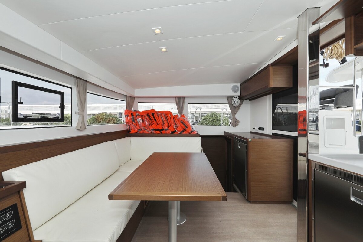 Lagoon 40 Blue Angel