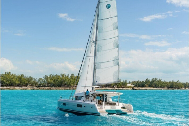 Lagoon 42 ON COMPASS TIME 