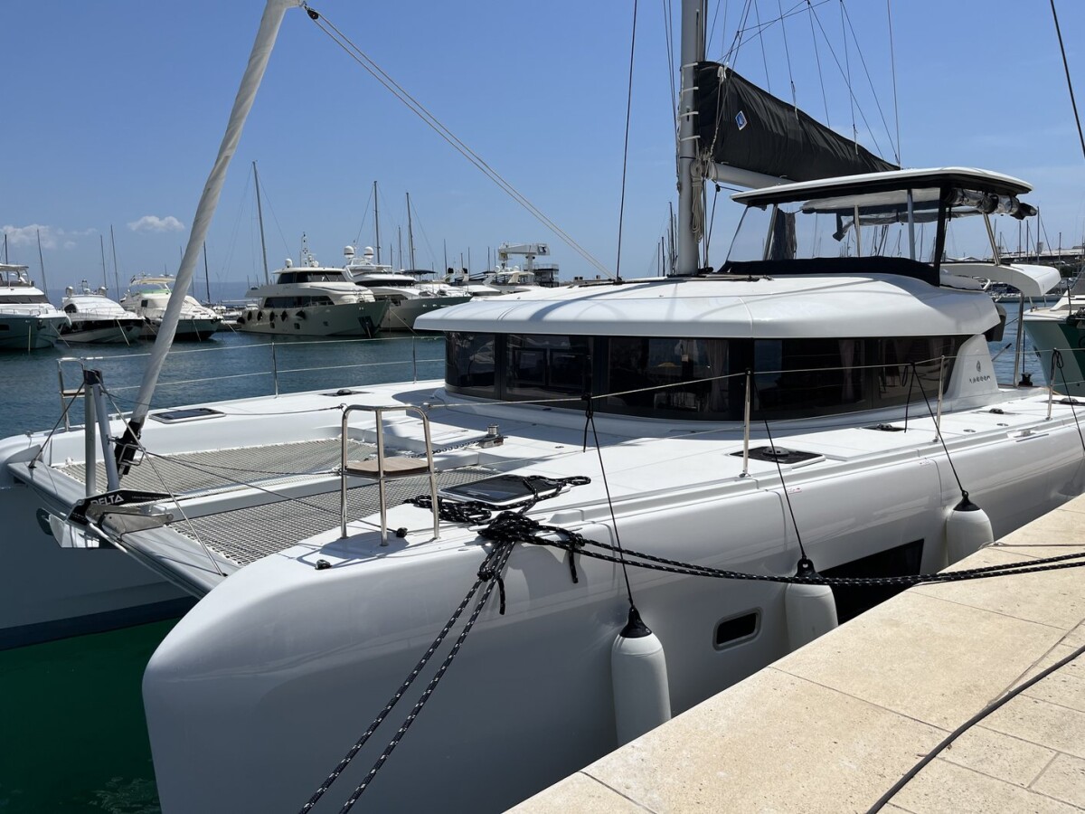 Lagoon 42 Luminor