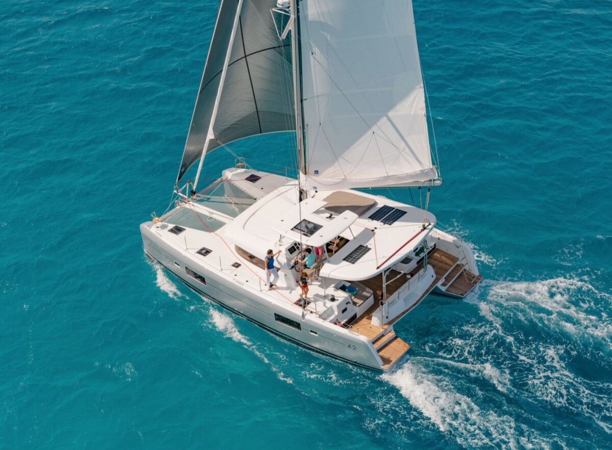Lagoon 42 