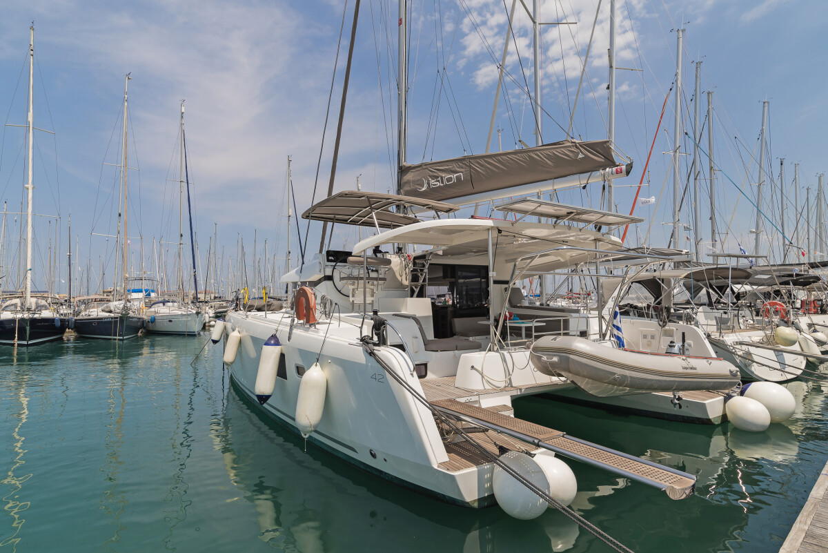 Lagoon 42 Pulsar