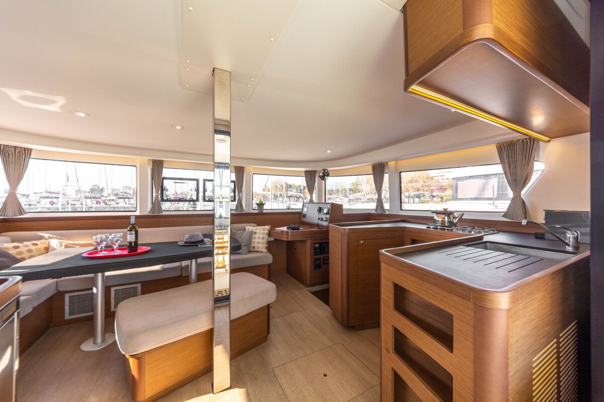 Lagoon 42 Pulsar