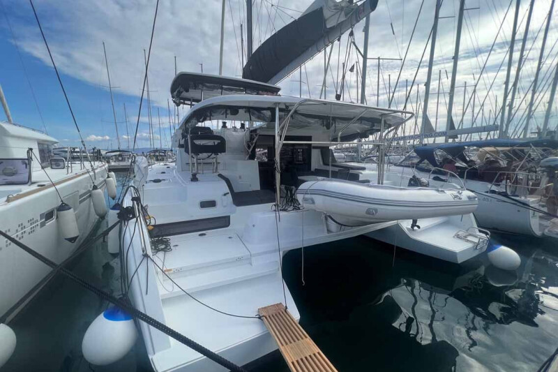 Lagoon 42 Top Light