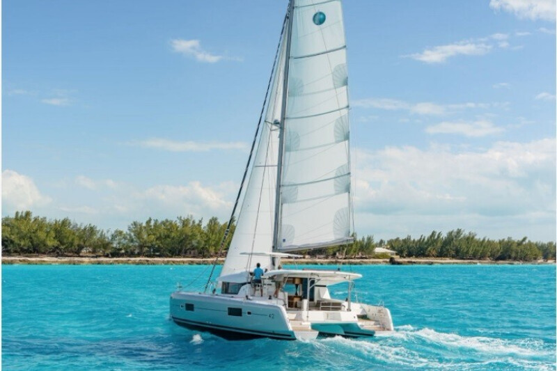 Lagoon 42 PERIWINKLE