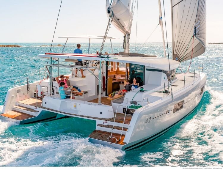 Lagoon 42 Laurencia