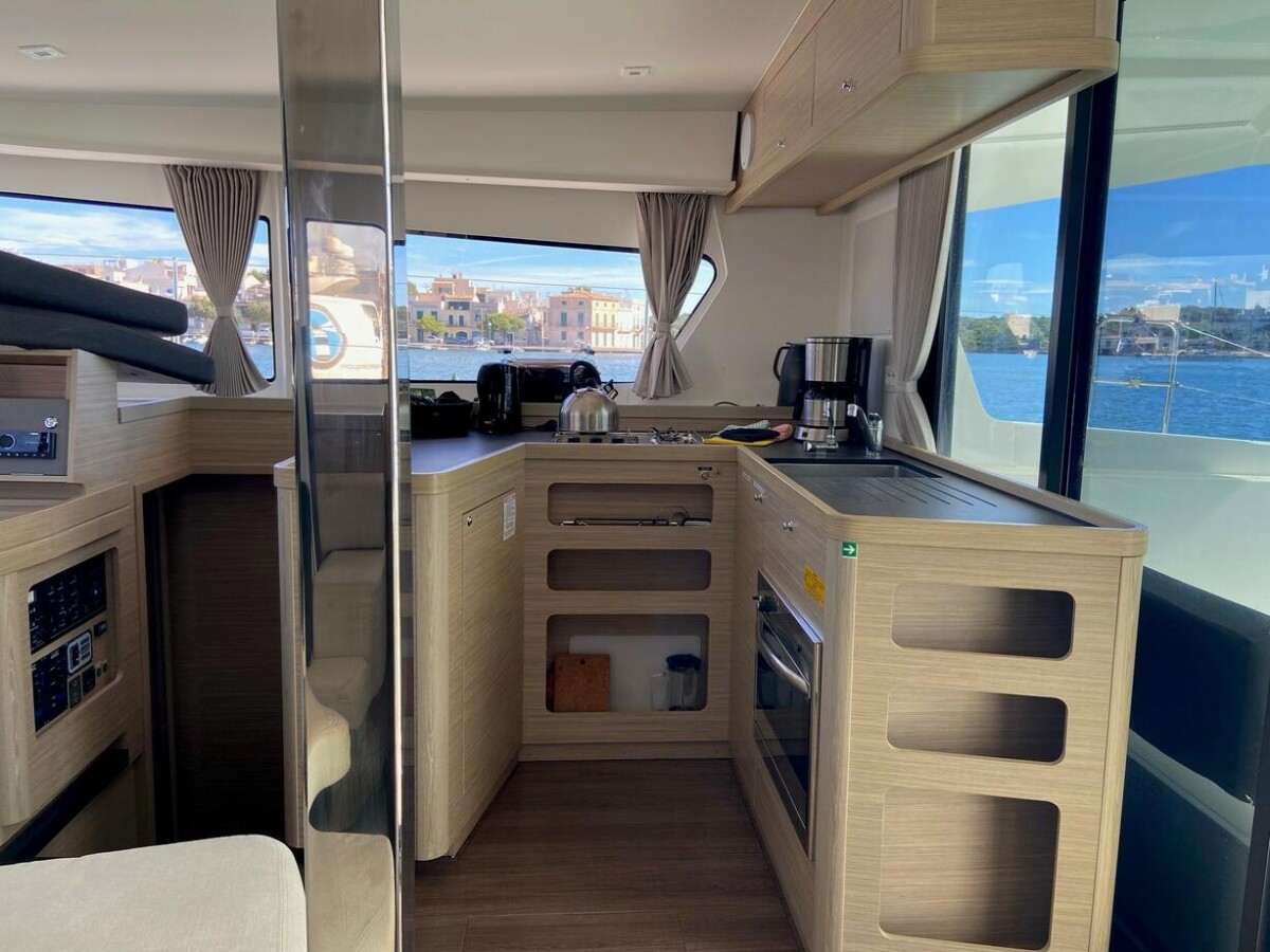 Lagoon 42 Laurencia