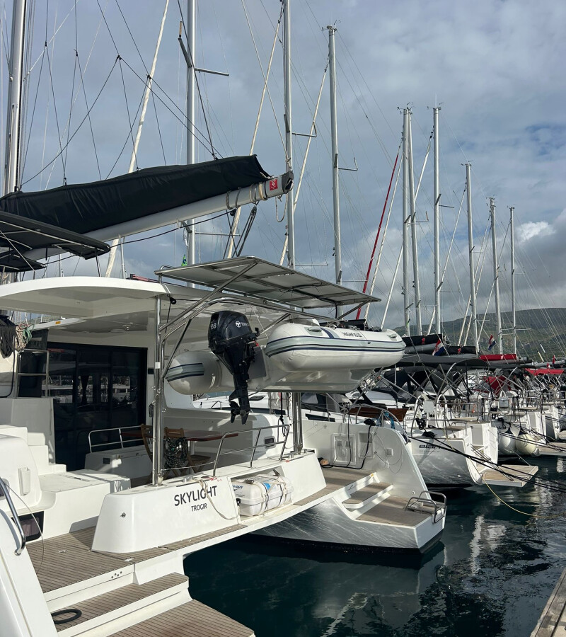 Lagoon 42 Skylight