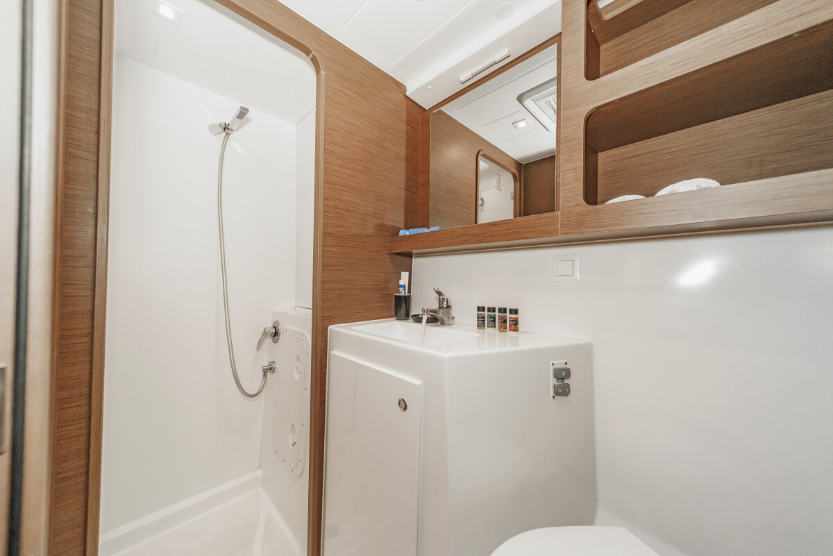 Lagoon 42 Equilibrium