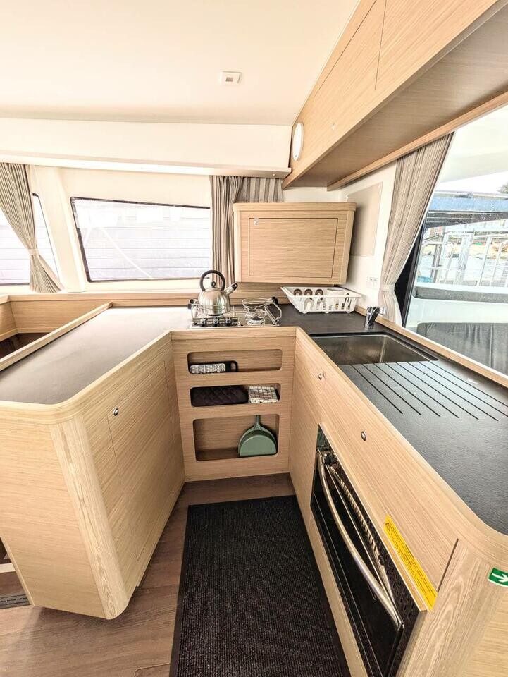 Lagoon 42 