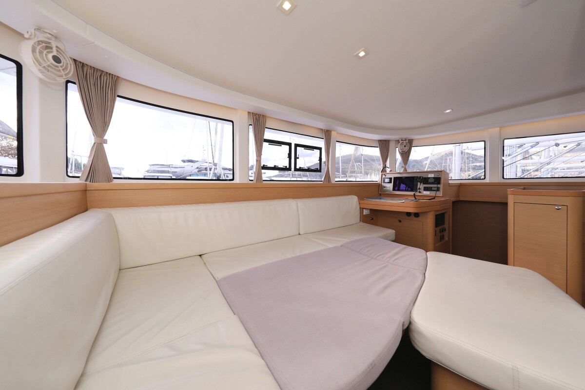 Lagoon 42 Demi Doux
