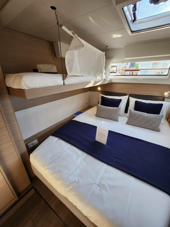 Lagoon 43 Solara