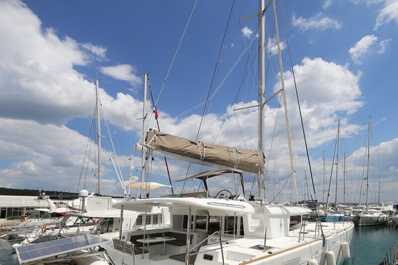 Lagoon 450 Ladies and Gentlemen