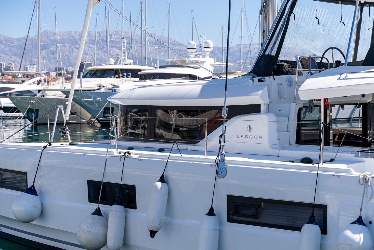 Lagoon 46 Velvet Breeze