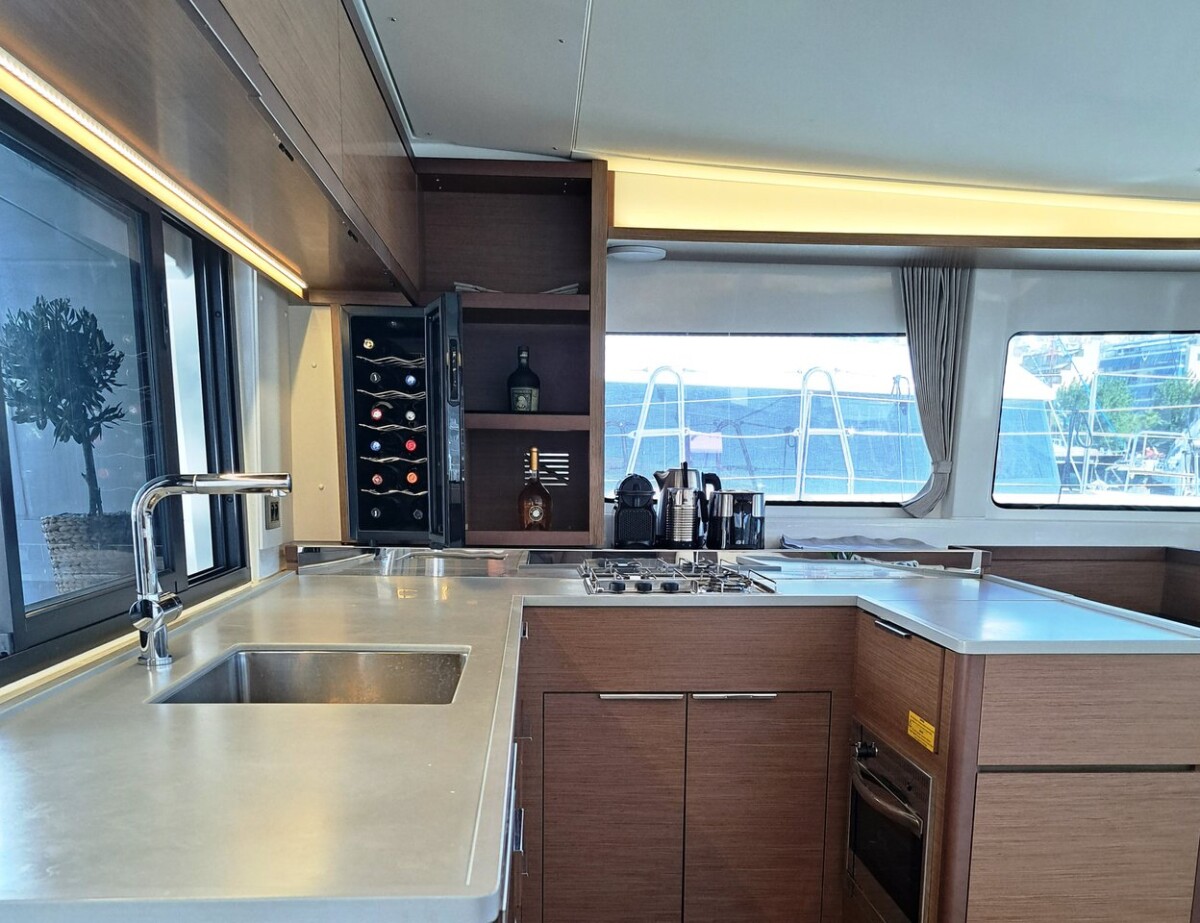 Lagoon 46 Omnia