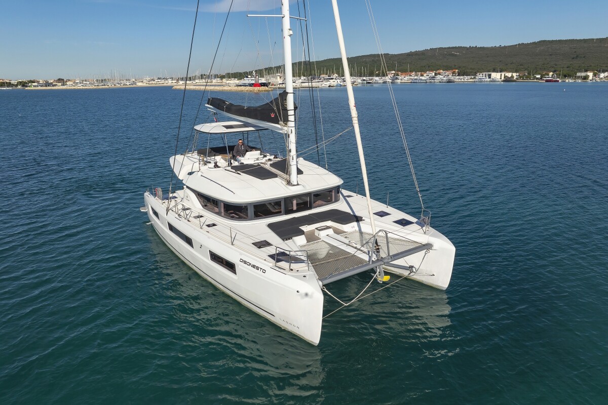 Lagoon 51 Disonesto