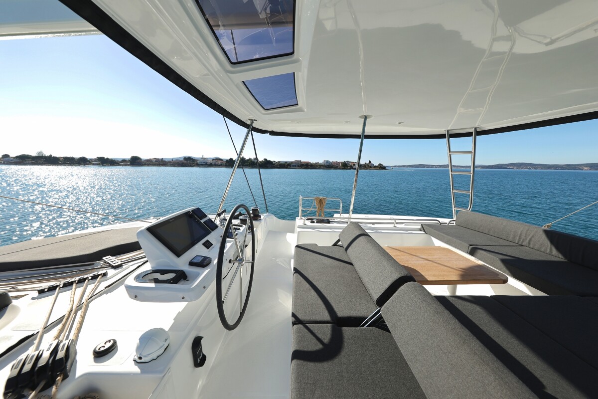 Lagoon 51 Disonesto