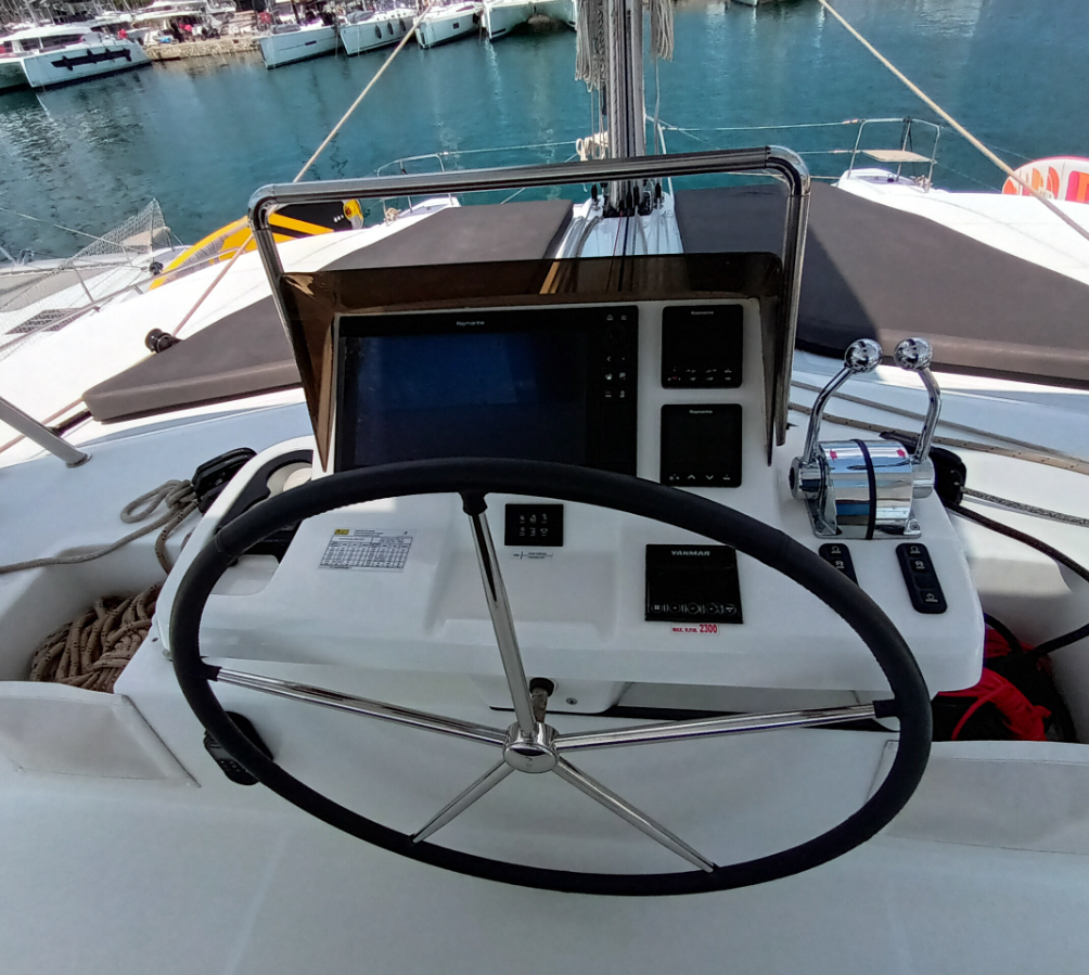 Lagoon 51 Minotavros