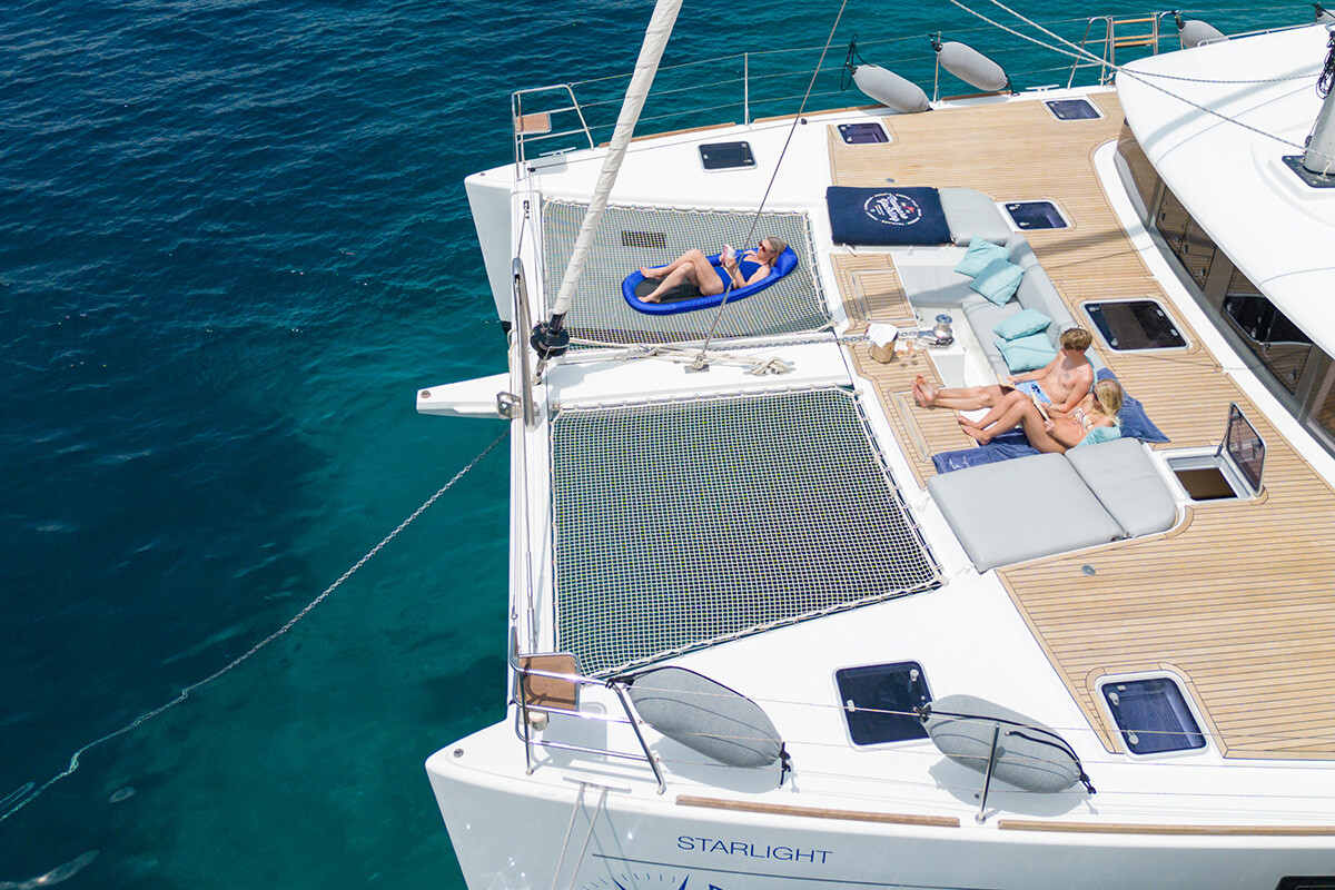Lagoon 560 S2 Starlight (Crewed)