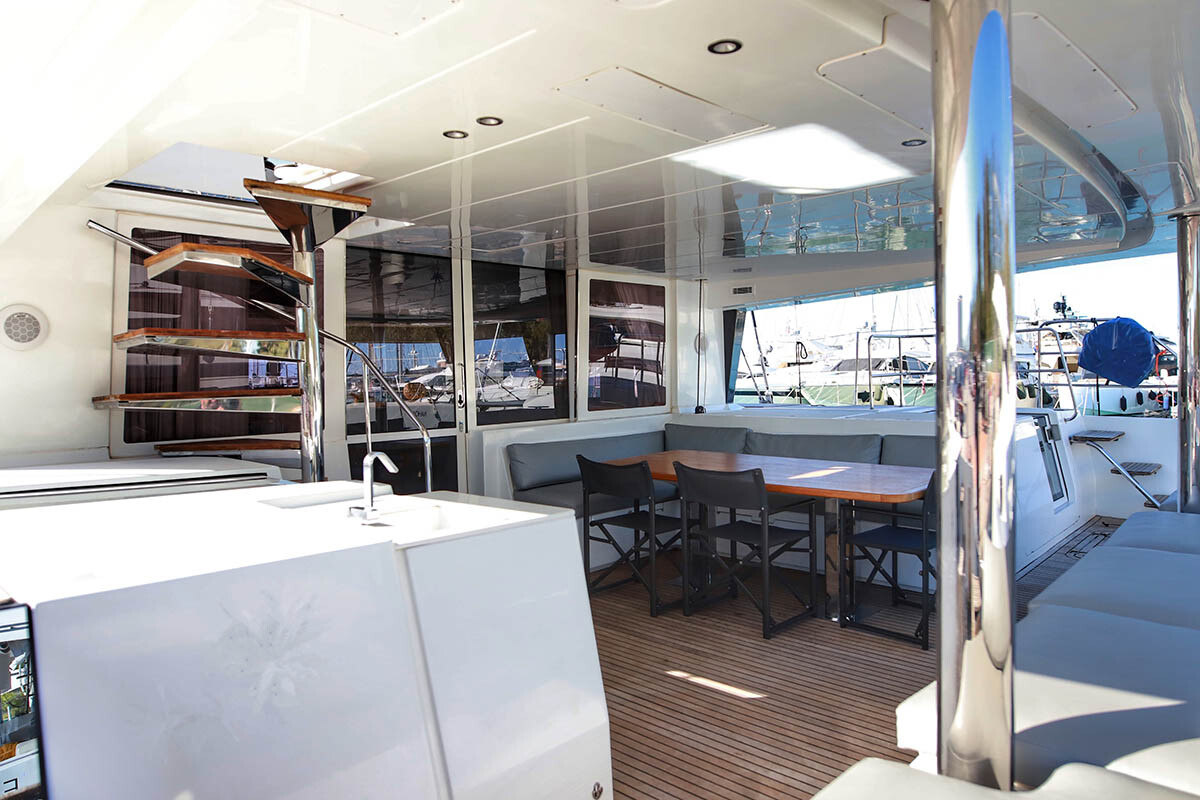 Lagoon 560 S2 Starlight (Crewed)
