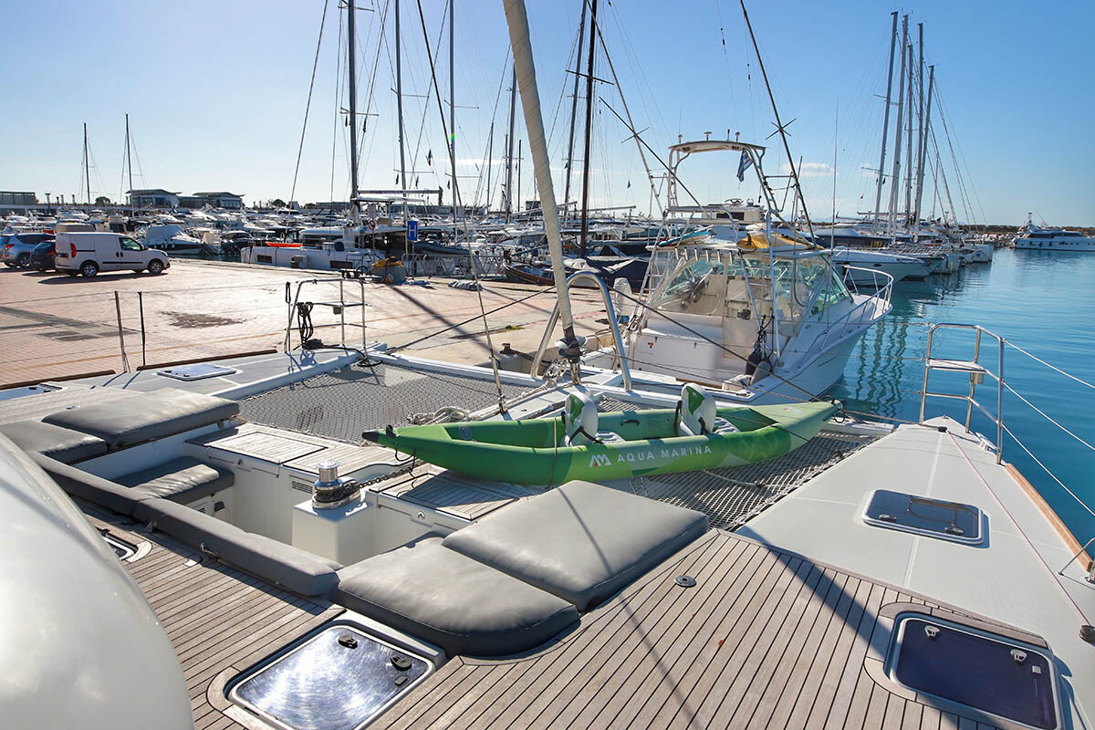 Lagoon 560 S2 Starlight (Crewed)